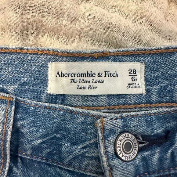 Abercrombie & Fitch ultra loose low rise jeans - Picture 5 of 7
